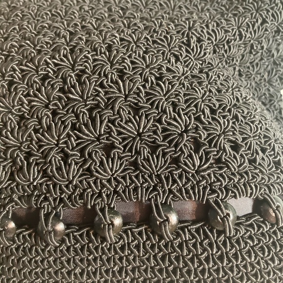 Cute crochet shoulder bag with beads- handmade - Picture 2 of 3